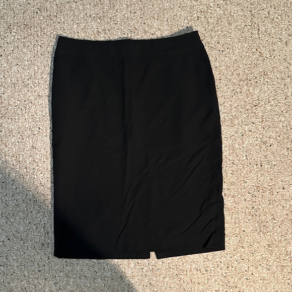 Old Navy Classic Black Pencil Skirt - Picture 1 of 3
